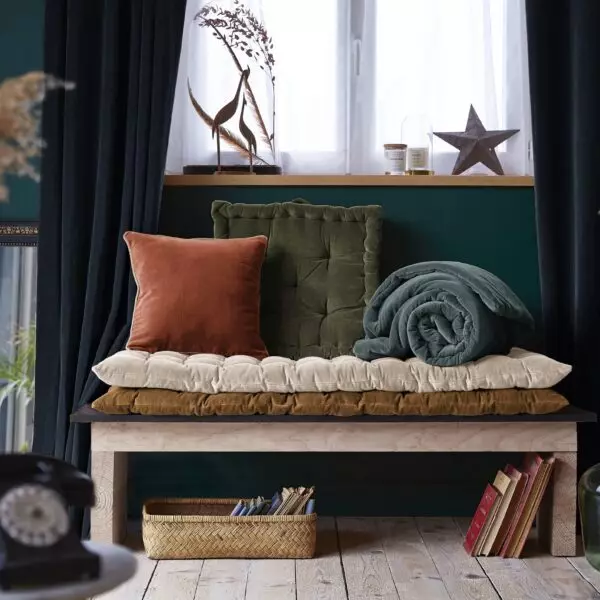 Cojines y decoración CÉSAR de terciopelo de algodón en un interior