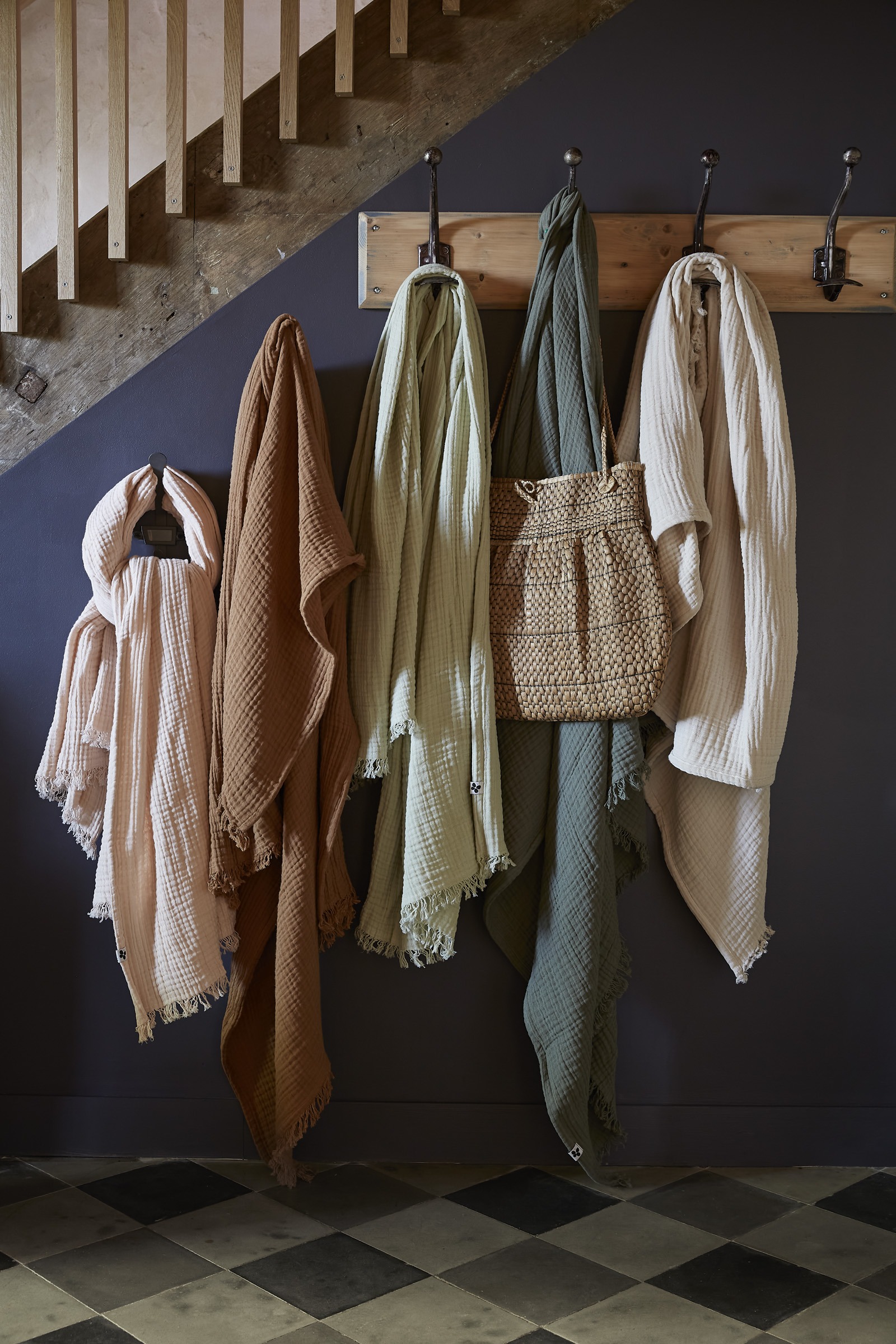 GAIA-amb-Plaid-180x220-detailB