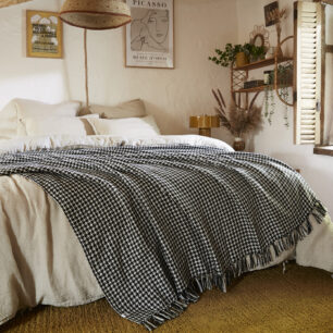 GASPARD fringed bedspread