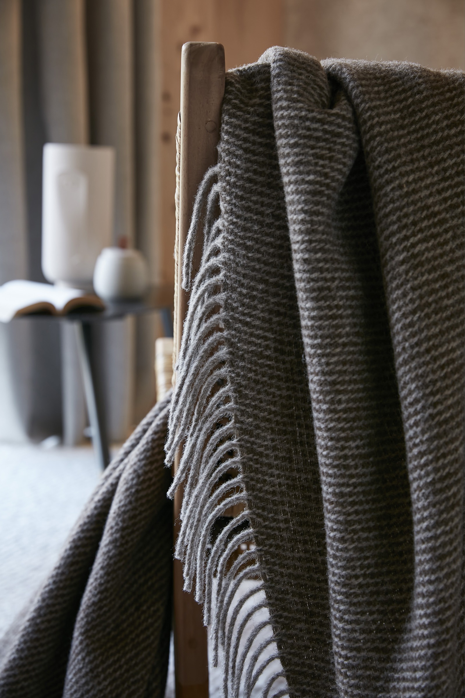 MARCEAU-amb-PlaidLaine-140x200-detail04