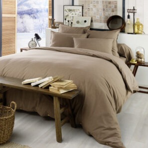 Linge de lit CANDICE coloris Ficelle dans une chambre