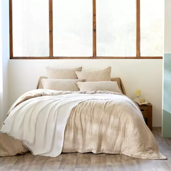 Kissenbezüge „VICKIE Ficelle“ in einem Schlafzimmer