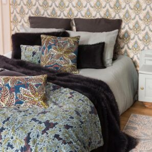 Ariane printed throw 135 x 200