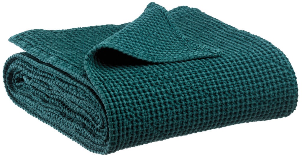 Maia bedspread, colour « petrol blue »