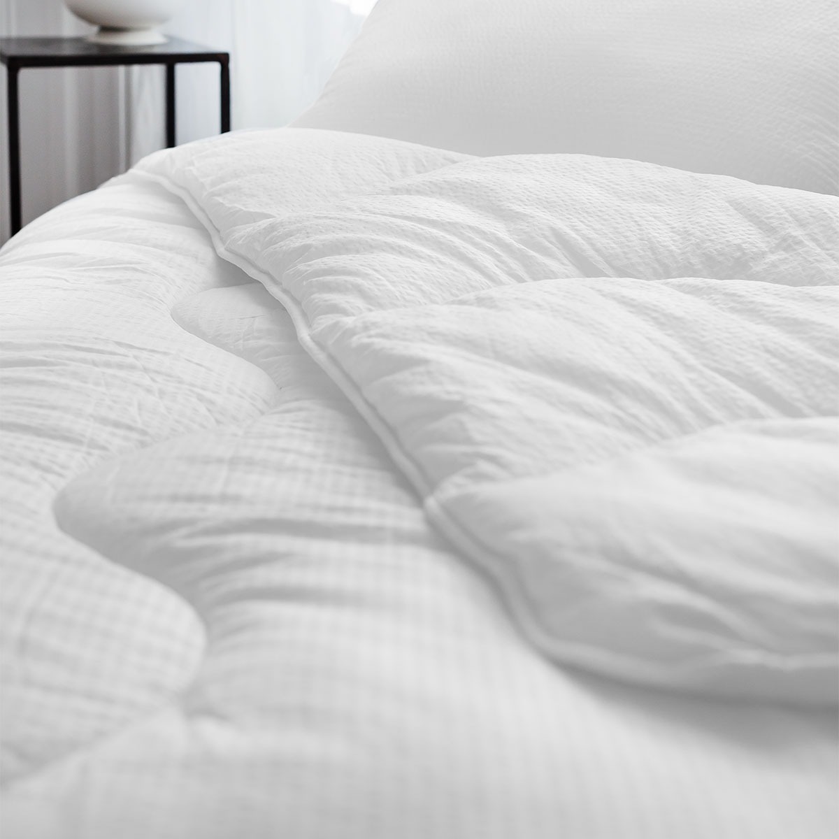 couette_caresse_blanc_zoom_bd