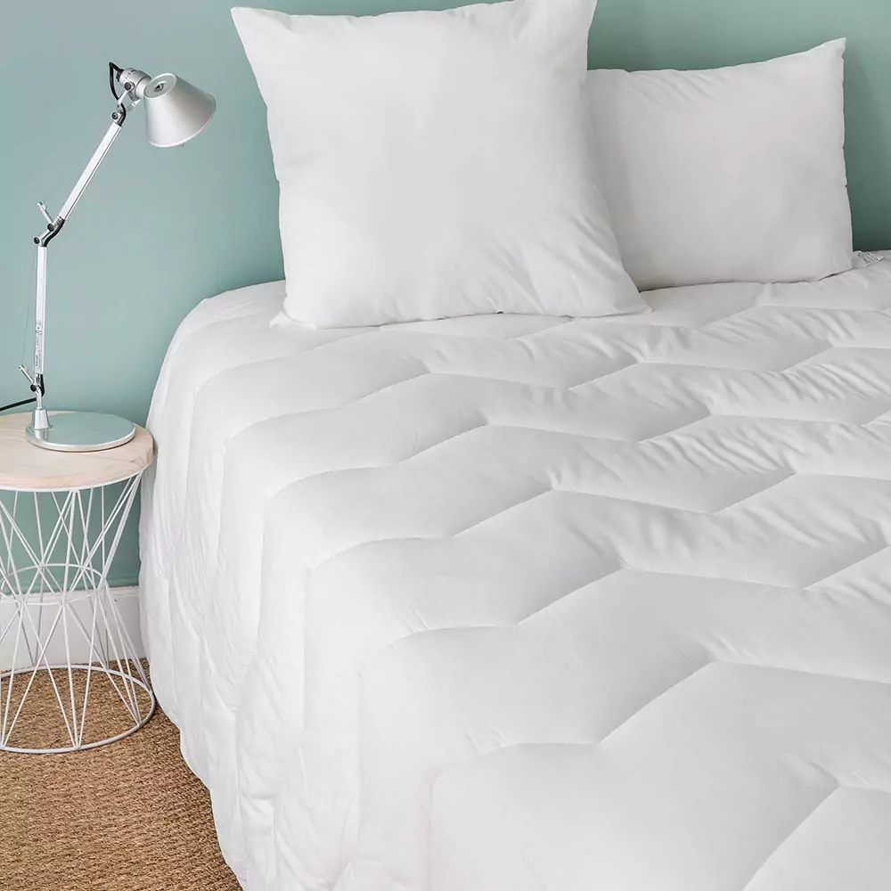The Bedding – Duvets, Pillows & Bolsters