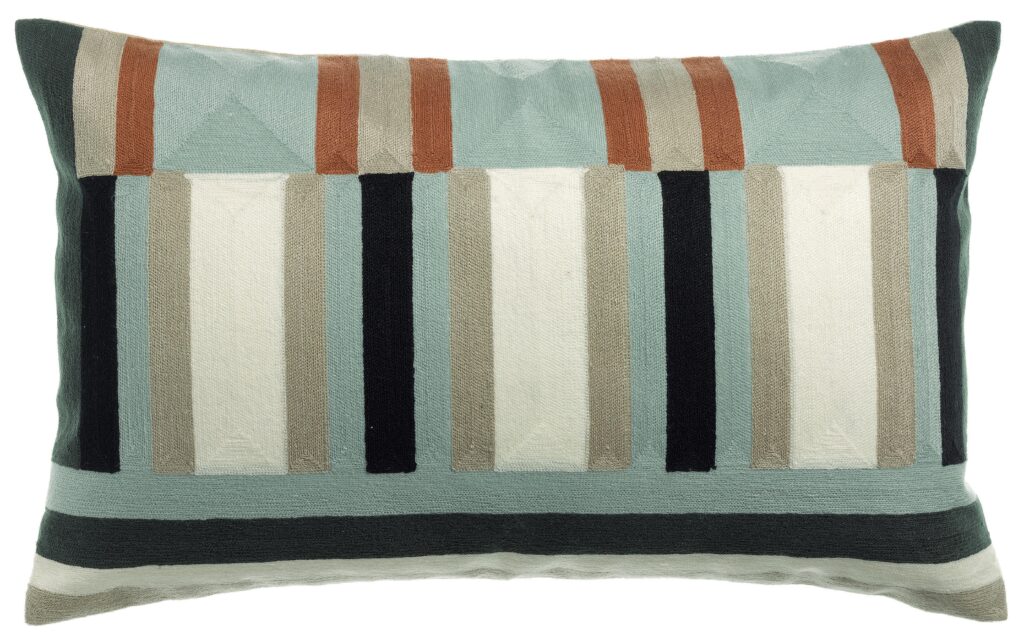 Coussin Jason avec broderies, coloris « ciel »