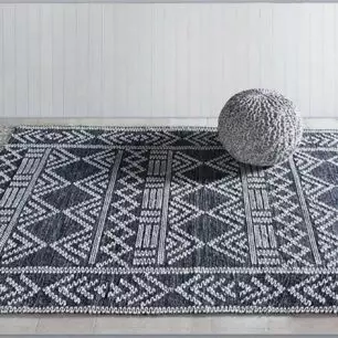Corn Rug Charcoal/Ivory