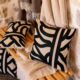 Coussin brodé Ezia - Thumbnail Image 1