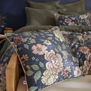 Coussin AUGUSTINE en velours imprimé en ambiance