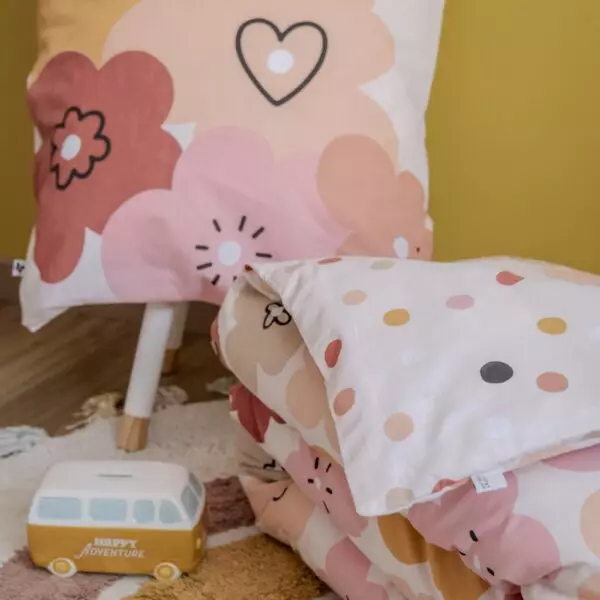 Juego de funda nórdica infantil BARBOTINE en un dormitorio