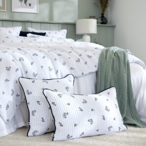 Coussins ELEONORE dans une chambre