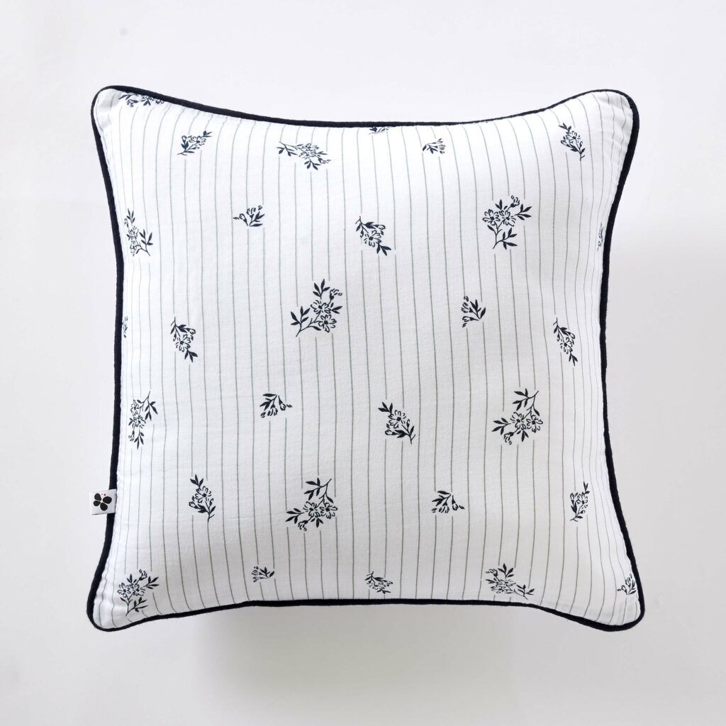Coussin ELEONORE en double gaze de coton 45 × 45 cm