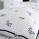 Zoom sur la texture du coussin ELEONORE