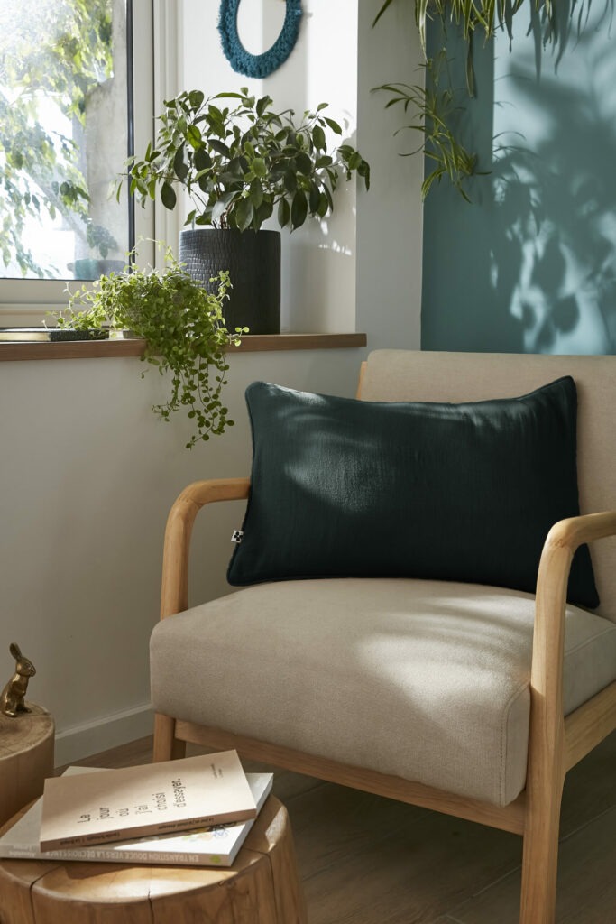Coussin GAÏA Sapin 40 × 60 cm dans un intérieur
