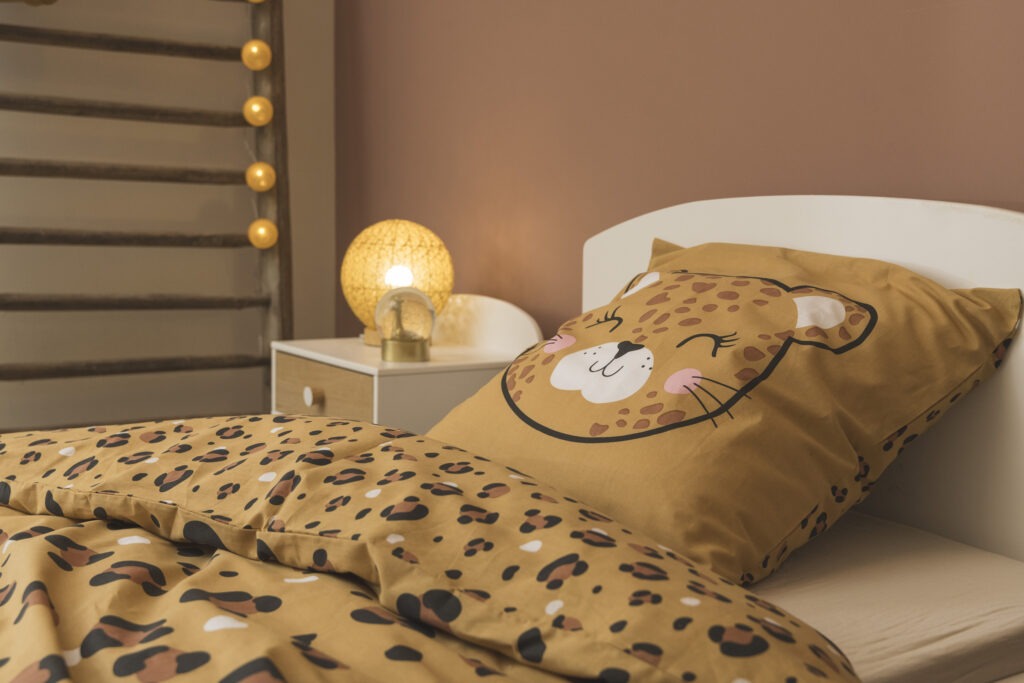 Ambiance chambre avec la parure LOLA
