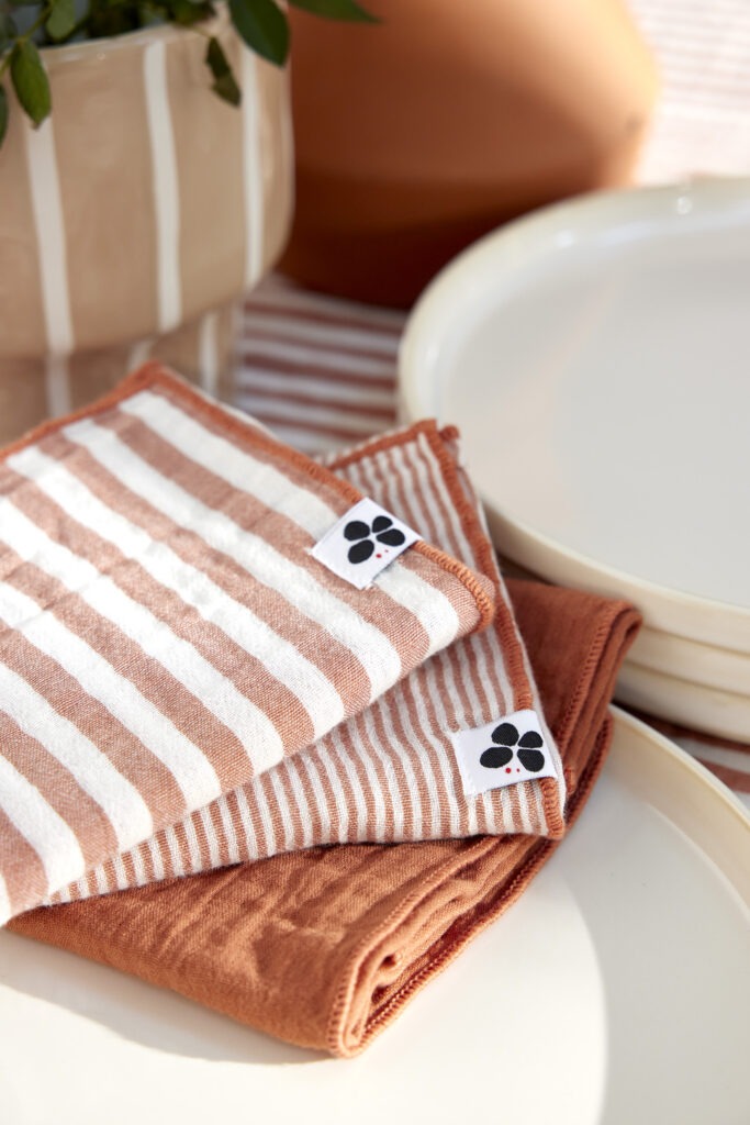 Serviettes ROMIE Abricot en ambiance