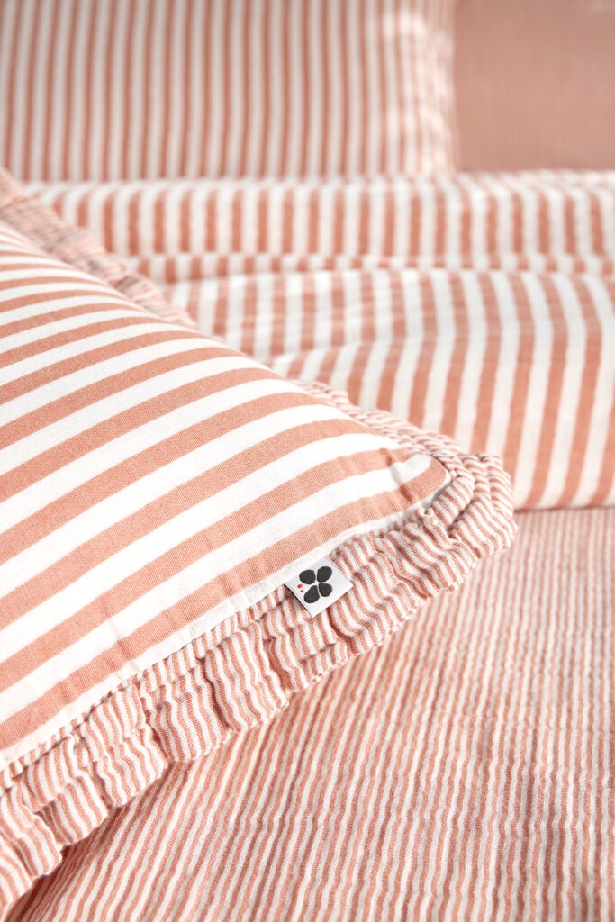Coussin déhoussable à froufrous ROMIE