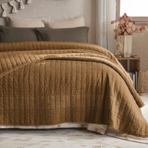 Couvre-lit ZELIE Camel dans une chambre