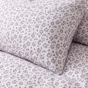 Zoom sur l’imprimé d’inspiration liberty de la parure TOKYO